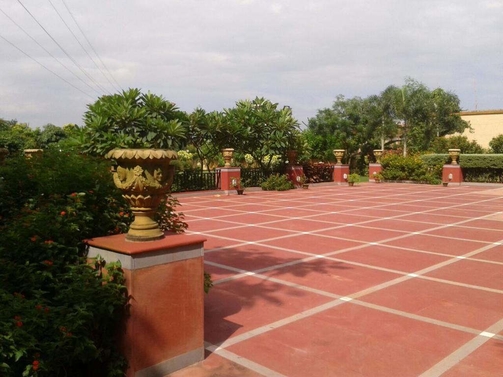 La Franklin Hotel Bhubaneswar Exterior photo